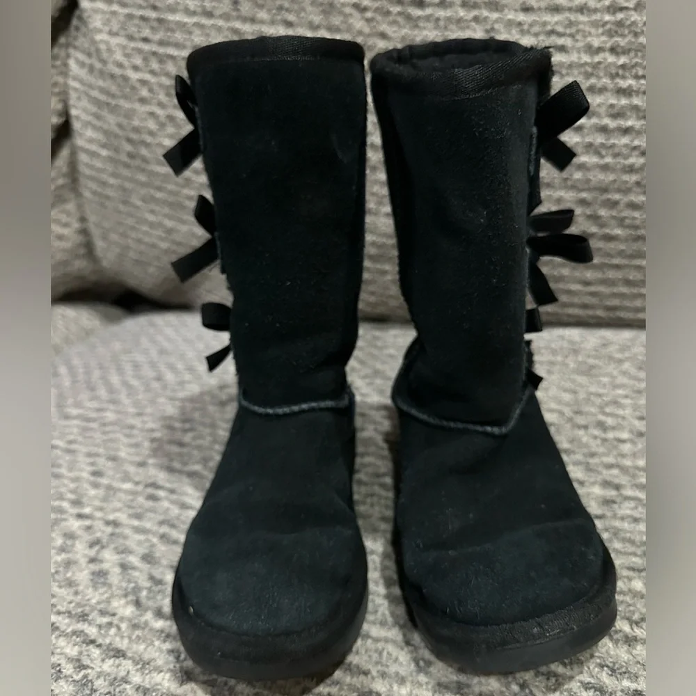KOOLABURRA BY UGG Little girls black boots with bows, size 12